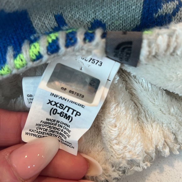 The North Face Infant Polar Bear Ear Flap Beanie | Size 0-6 months - Picture 5 of 7